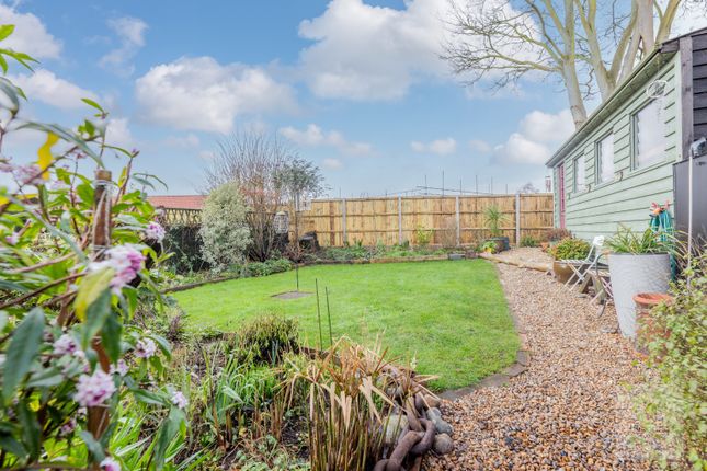 2 Willow Way, Ludham, Norfolk photo 4