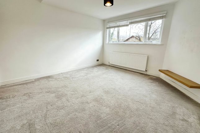 Flat 5, 21, Old Lansdowne Road, Greater Manchester photo 3