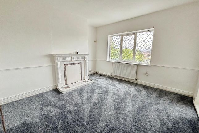 47, Dulverton Grove, Bradford photo 5