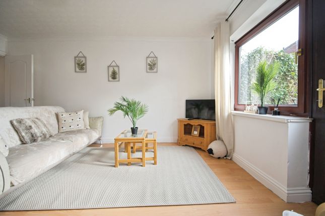 22, St. Davids Crescent, Newport photo 4