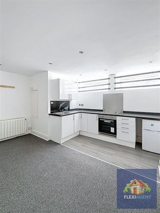 Basement Flat, 4 Royal Terrace, Southport photo 4