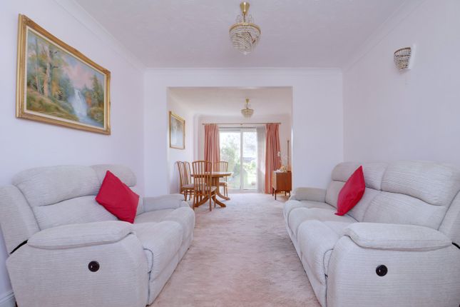 52, Spencer Road, Rainham photo 3