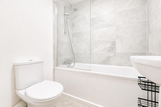 24, Kilberry Close, Isleworth photo 4