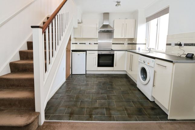 9, Pimpernel Grove, Milton Keynes photo 2