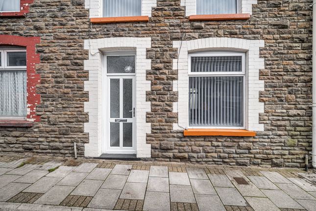 158, Commercial Street, Caerphilly photo 2