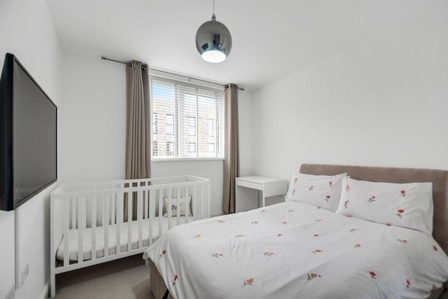 39, James Smith Court, Dartford photo 4