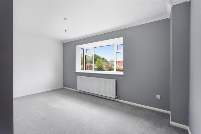 5 Pewit Close, Chesterfield photo 4