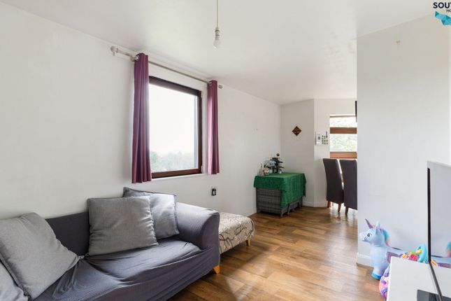 Pipit Court, Teal Close, Enfield, London photo 4