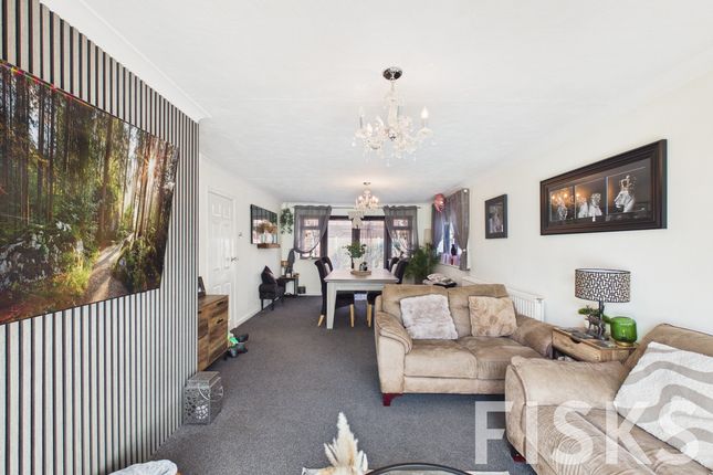 17, Athos Road, Canvey Island photo 3