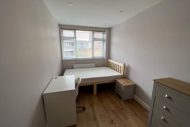 Thumbnail Room to rent in Weymouth Terrace, London