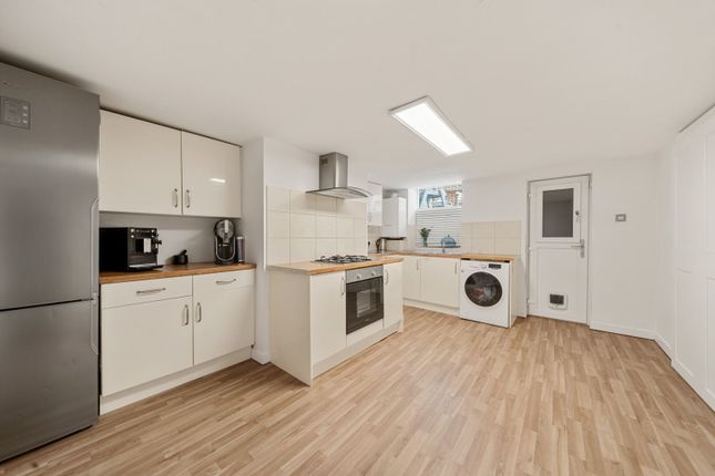 54, Brooke Street, Brighouse photo 3