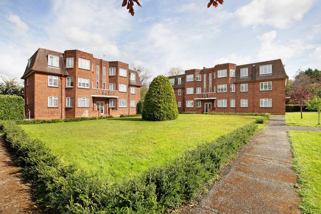 Flat to rent in Framlingham Court, Valley Road, Ipswich, Suffolk