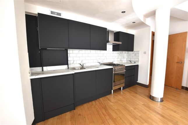 Flat 17,, Simpsons Fold West, Leeds photo 4
