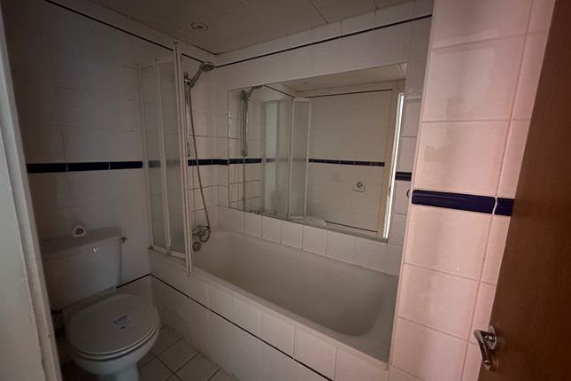 Flat 118, Platinum House, Lyon Road, Harrow photo 4