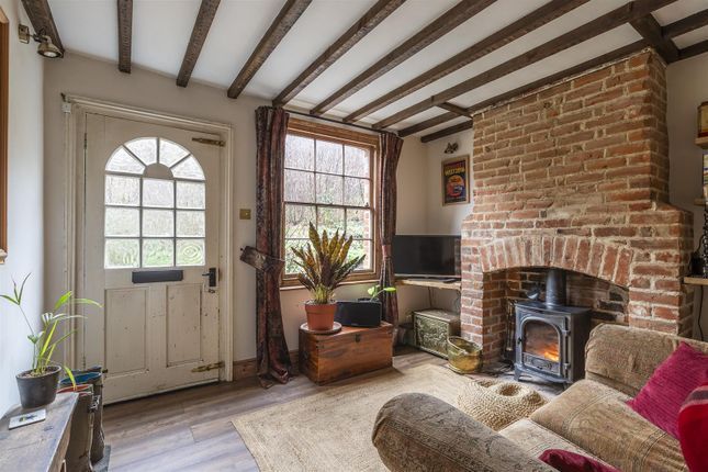 2, Suttons Cottages, Perry Wood, Faversham photo 4