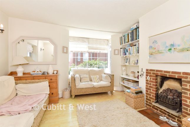 30, Lower Street, Pulborough photo 3