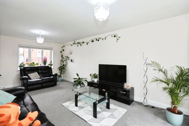 37, Alfred King Close, Cheshire photo 4