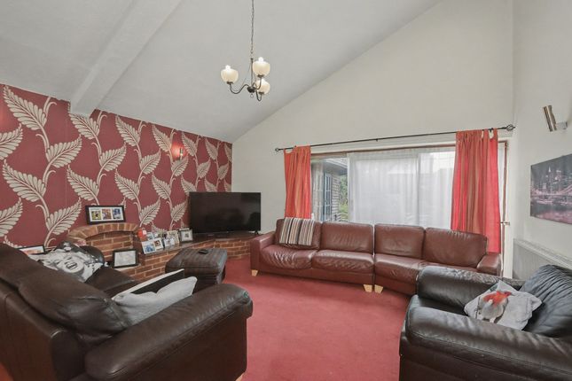 6, Appletree Walk, Braintree photo 3