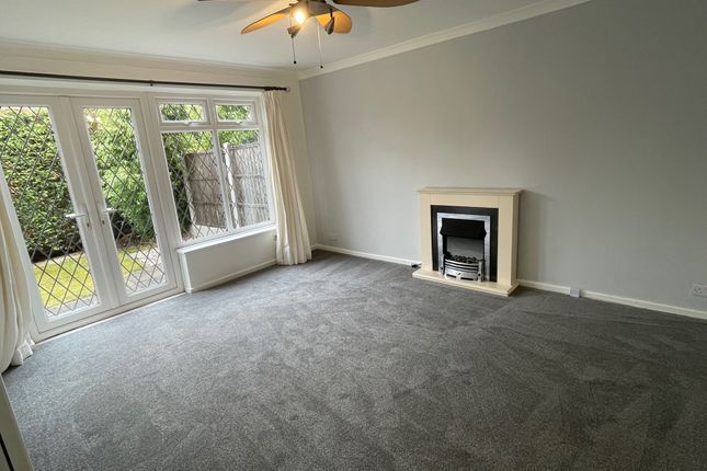 32, Vesey Close, Water Orton photo 2