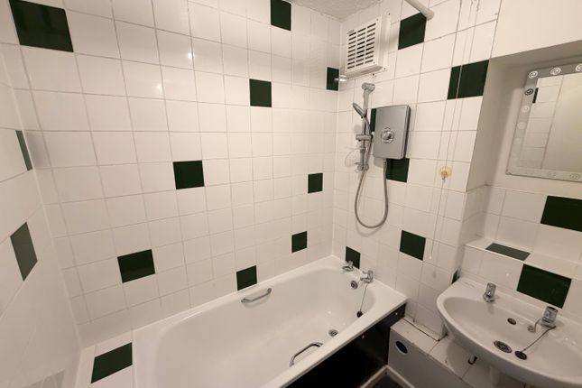 37, Nottingham photo 5