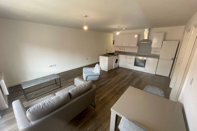 Flat to rent in Park Residence, Holbeck, Leeds