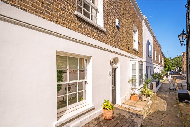 Mews house for sale in Upper Cheyne Row, Kensington And Chelsea, London