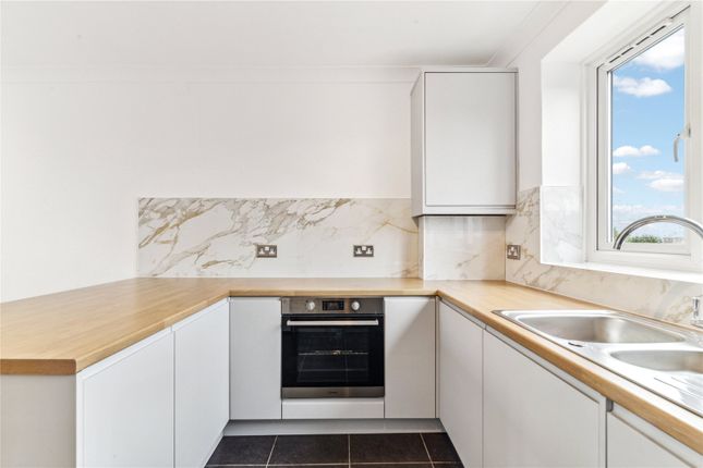Thumbnail Flat to rent in Hayward Gardens, Putney Vale