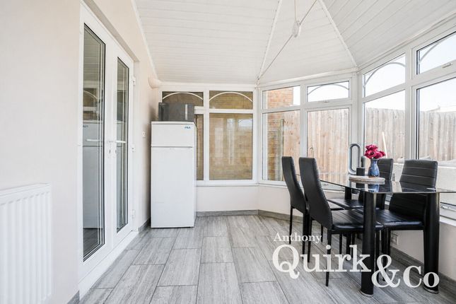 33, Castle Walk, Canvey Island photo 4