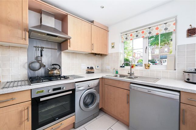 12, Maple Avenue, Hampshire photo 4