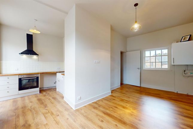 Flat 2, 3, St. Pauls Street, Stamford photo 3