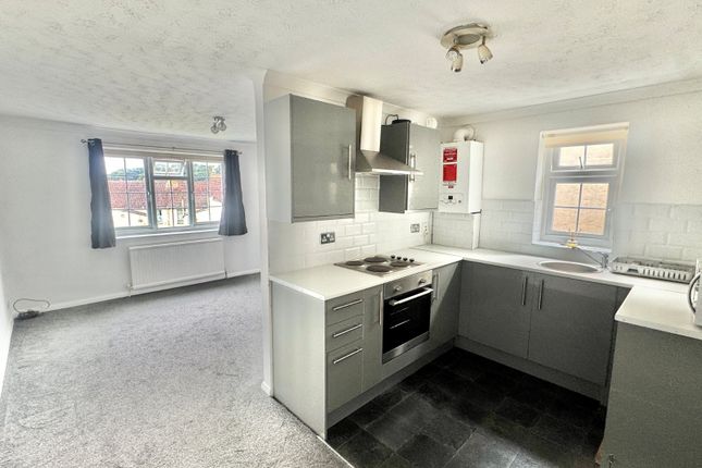 Flat 6, 83-85, Harbour Way, Kent photo 3