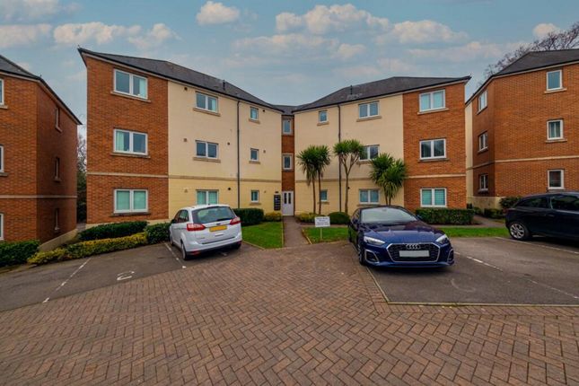 Flat Flat 2, White Rose House, Golden Mile View, Newport photo 2