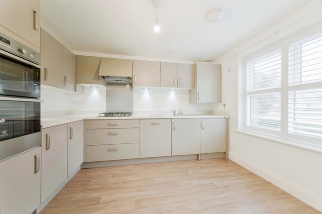Town house for sale in Boyfield Crescent, Stamford