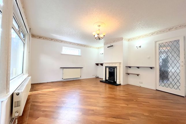 3, Langport Drive, Westcliff-on-Sea photo 3