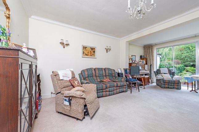 28, Connaught Road, NEW MALDEN photo 3