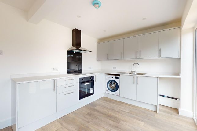 Thumbnail Terraced house for sale in Marling Way, Gravesend