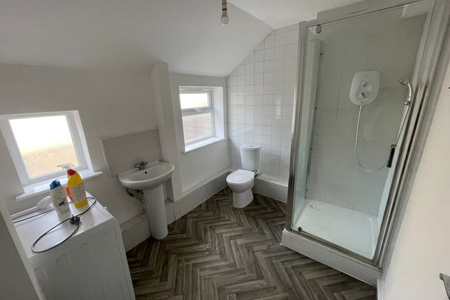 Flat 2, 36, Ashburnham Road, Luton photo 5