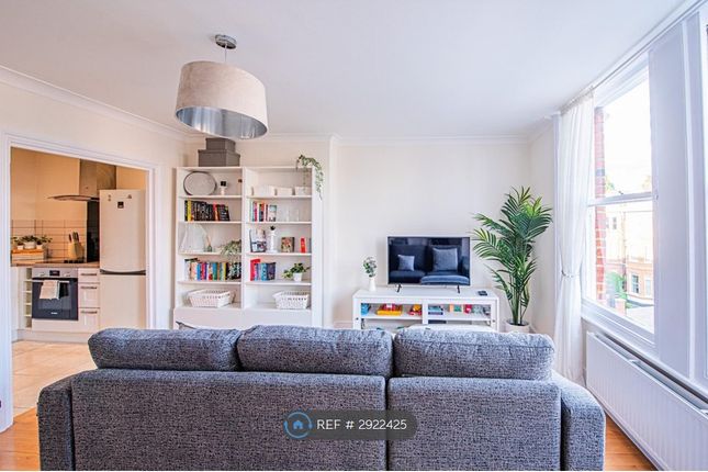 Flat, Canfield Gardens, London photo 3