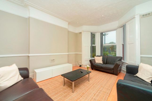 442 Moss Lane East, Manchester photo 3