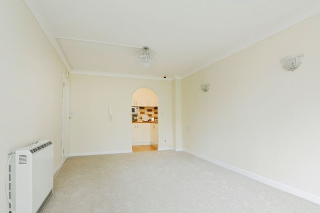 Flat 23, Homehurst House,, Sawyers Hall Lane, Essex photo 4