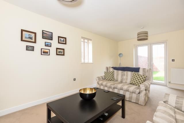 21 HANSON DRIVE, Botley, Oxford photo 3