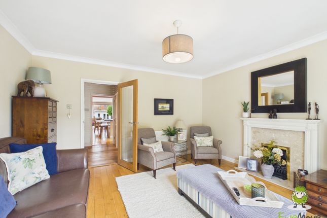 2, Bramshot Drive, Fleet photo 4