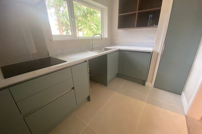 17, Charnwood Close, Chandlers Ford photo 3