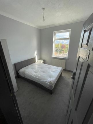 Room to rent in Barnsley Road, Pontefract