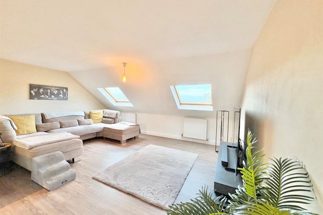 The Penthouse, Apt 49, Manley Park, Leigh photo 4