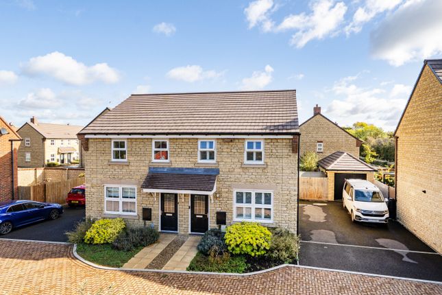 3-bed semi-detached on Franklin Furrows, Oxon, £350,000