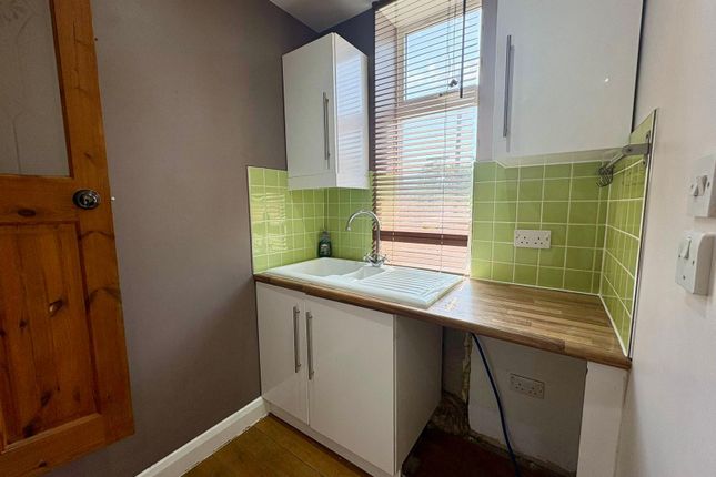 8, Hill Street, Bradford photo 4