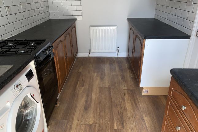 124 Masons Avenue, Harrow photo 3