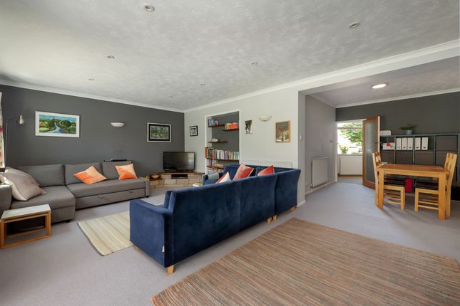 25 Pier Avenue, Whitstable photo 3