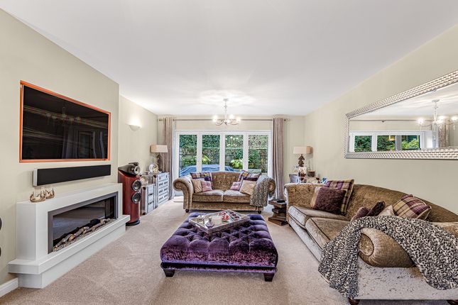 1, Woodland Rise, Poynton photo 4